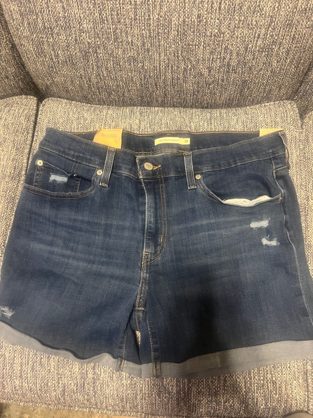 NWT Levi's Women's Mid Length Shorts